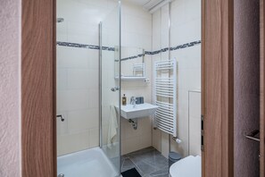 تجهيزات دش، مجففات شعر، مناشف
