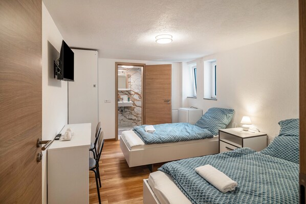 1 bedroom, free WiFi, bed sheets