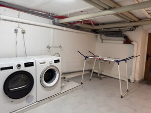 Interior - Room 'Zimmer 8' with Wi-Fi (Berg-Weiler)