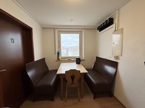 Dining - Room 'Zimmer 10' with Wi-Fi (Berg-Weiler)