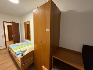 1 quarto, Wi-Fi de cortesia, roupa de cama