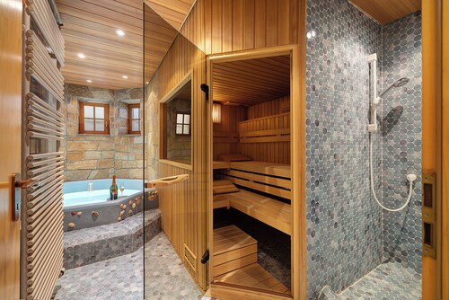 Ferienwohnung 'Am Steinbach' mit Bergblick, privater Terrasse und Wi-Fi