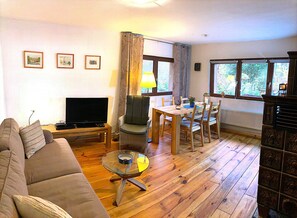 TV - Bungalow 'Urlaubsoase Am Bruchsee' with Lake View, Private Terrace and Private Garden (Templin)