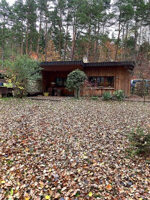 Exterior - Bungalow 'Urlaubsoase Am Bruchsee' with Lake View, Private Terrace and Private Garden (Templin)