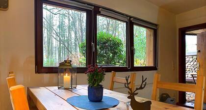 Bungalow "Urlaubsoase Am Bruchsee" avec vue sur le lac, terrasse privée et jardin privé