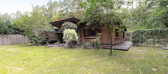 Bungalow 'Urlaubsoase Am Bruchsee' with Lake View, Private Terrace and Private Garden