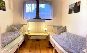 2 sovrum, strykjärn/strykbräda och sängkläder