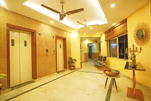 Exterior - Hotel Samrat (Kolkata)