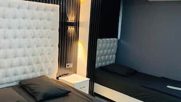 Familierom | Skrivebord for bærbar PC og wi-fi (inkludert)