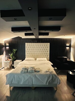 Room - Montenegro Suit Hotel (Eyup)
