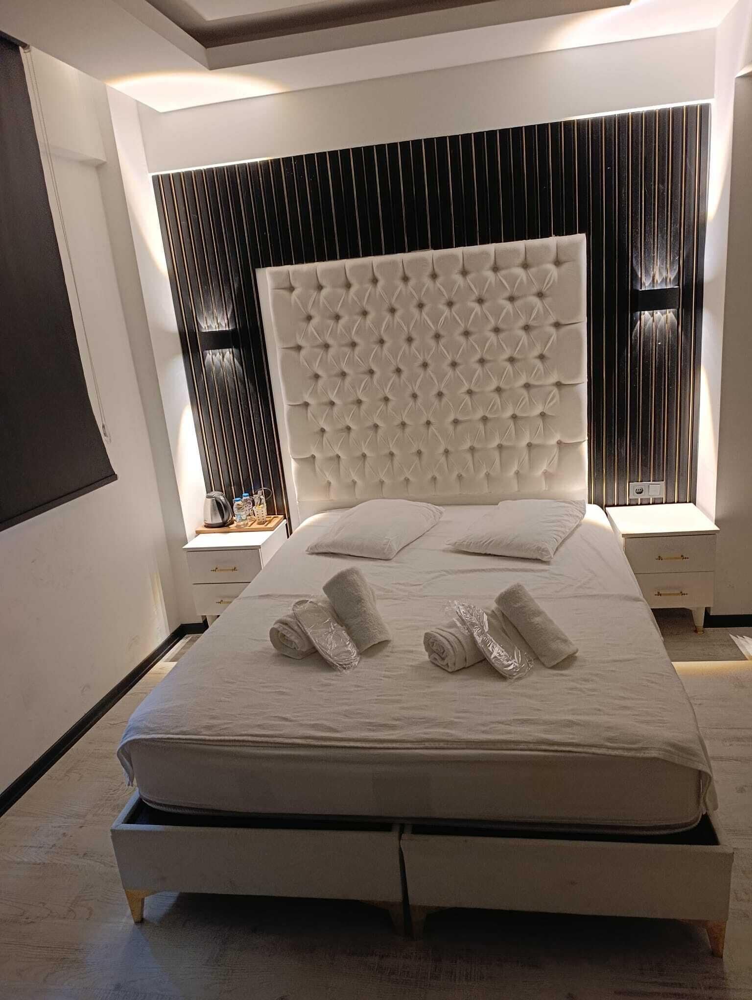 Standard Room | Laptop workspace, free WiFi