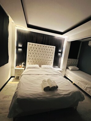 Room - Montenegro Suit Hotel (Eyup)