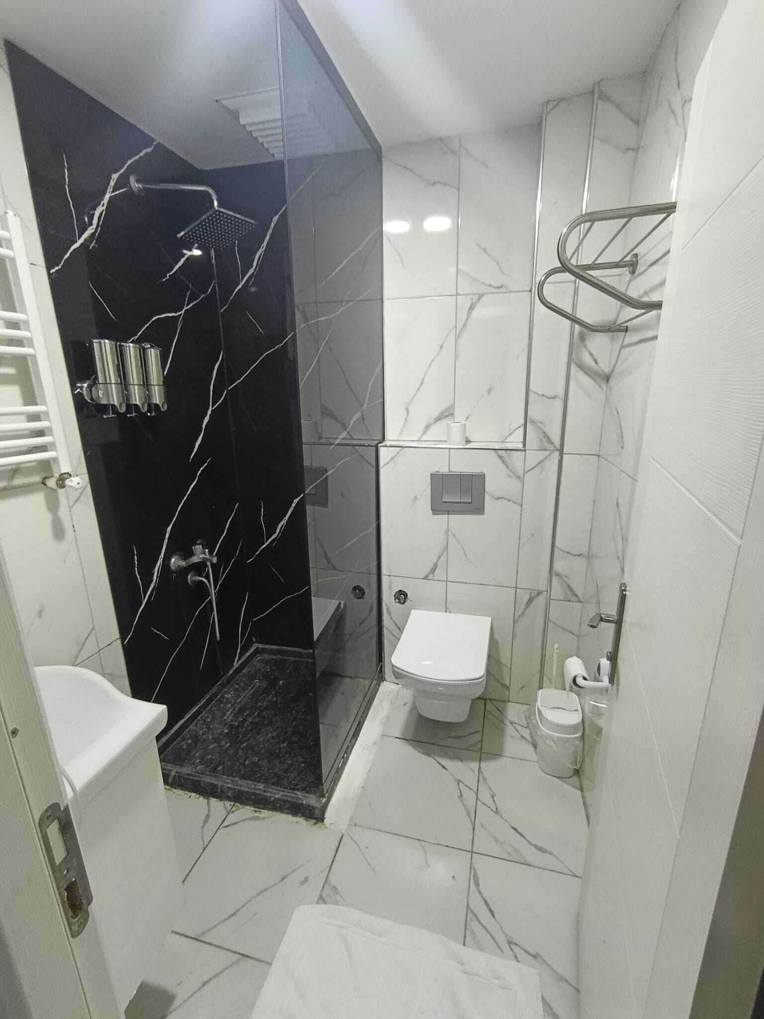 Family Room | Bathroom