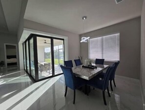 Dining - Radiant Luxury Retreat: Serene Outdoor Space! (Cape Coral)