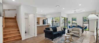 BrandNew Modern 4BR House w/Parking/Yard/Mall/Park