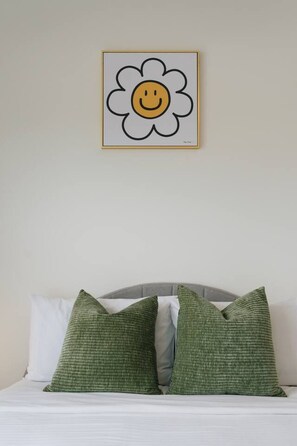 3 habitaciones, tabla de planchar con plancha, cuna de viaje y wifi 