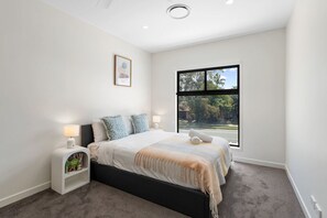 3 quartos, ferros/tábuas de passar roupa, berço de viagem, Wi-Fi