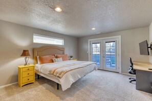 3 soverom, skrivebord, reiseseng for barn og wi-fi (inkludert)