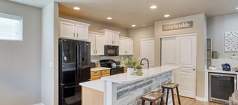 Old Mill Getaway by AvantStay | Private Backyard w/ Hot Tub