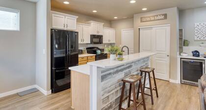 Old Mill Getaway by AvantStay | Private Backyard w/ Hot Tub