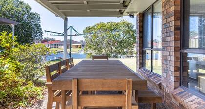 Bayt Baytak in Sussex