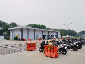 Self parking (IDR 50000 per day) - Amerta Room Apartment Riverdale (Cikarang)