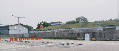 Self-parking (surcharge) 50000 per day