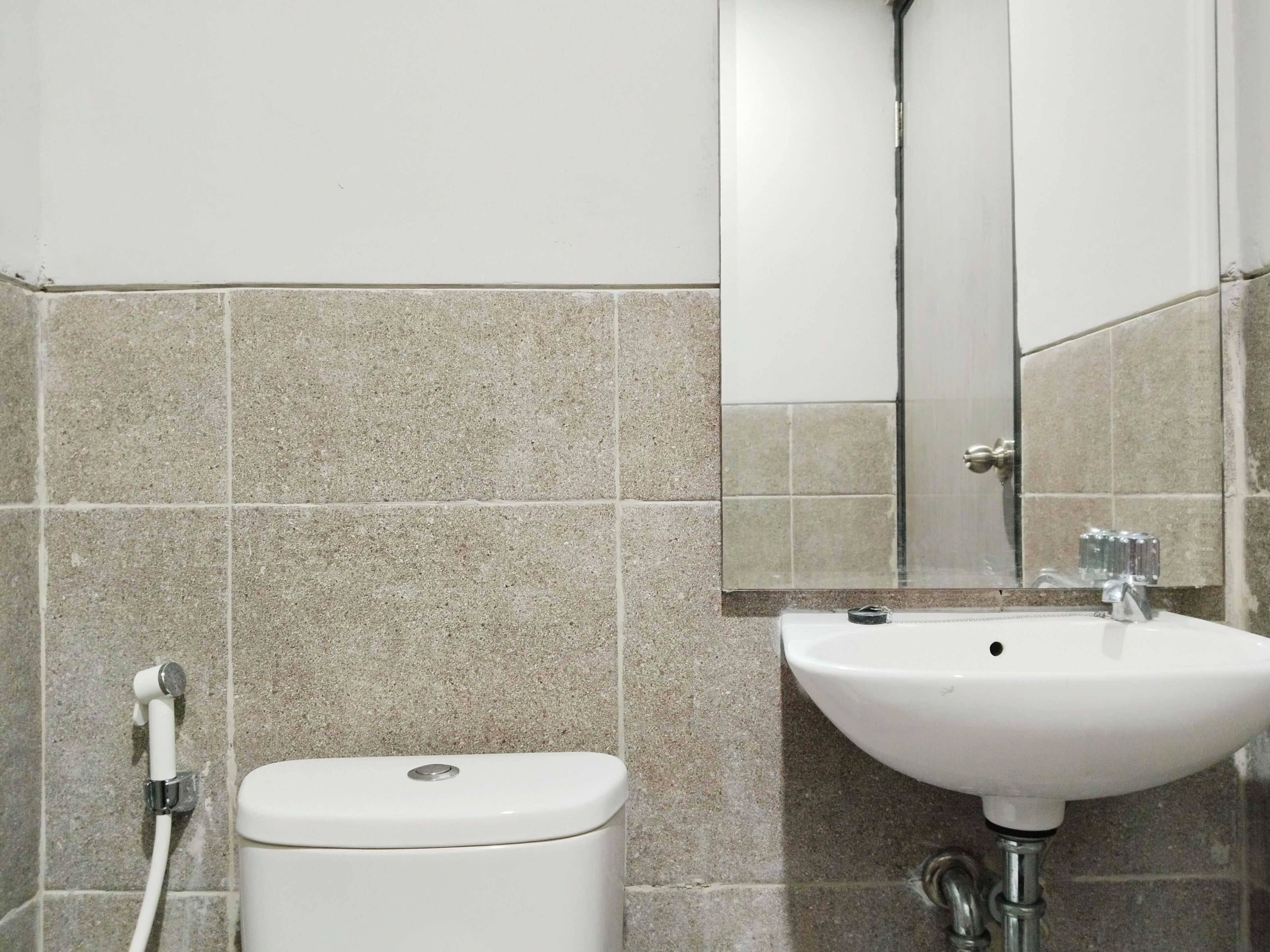 Shower, rainfall showerhead, towels