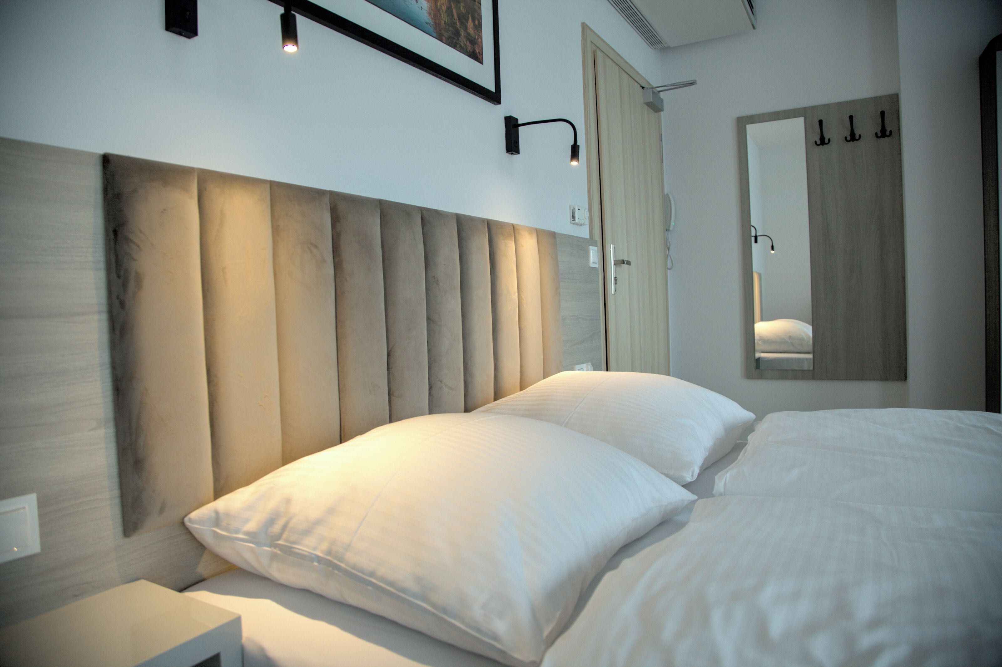 พื้นที่ทำงานแบบใช้แล็ปท็อป, ผ้าม่านกันแสง, ห้องเก็บเสียง