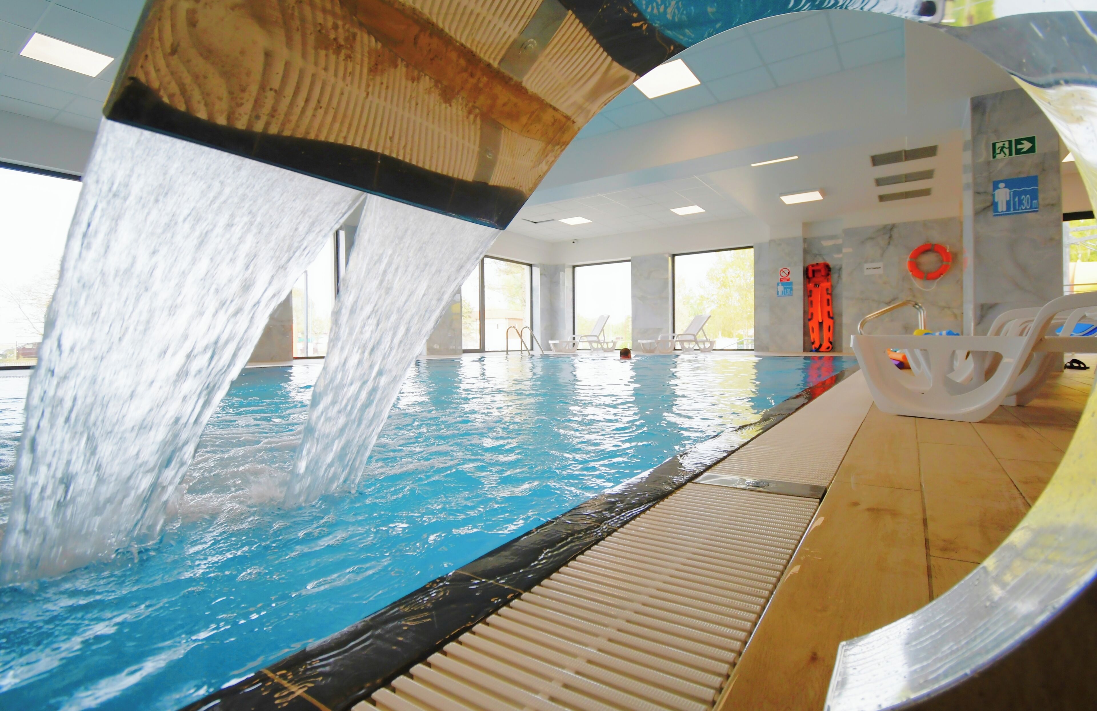 Innenpool, Liegestühle