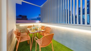 Basic Room, 2 Bedrooms (private gamseong dokchae) | Exterior - Busan Ji Villard Pension (Busan)