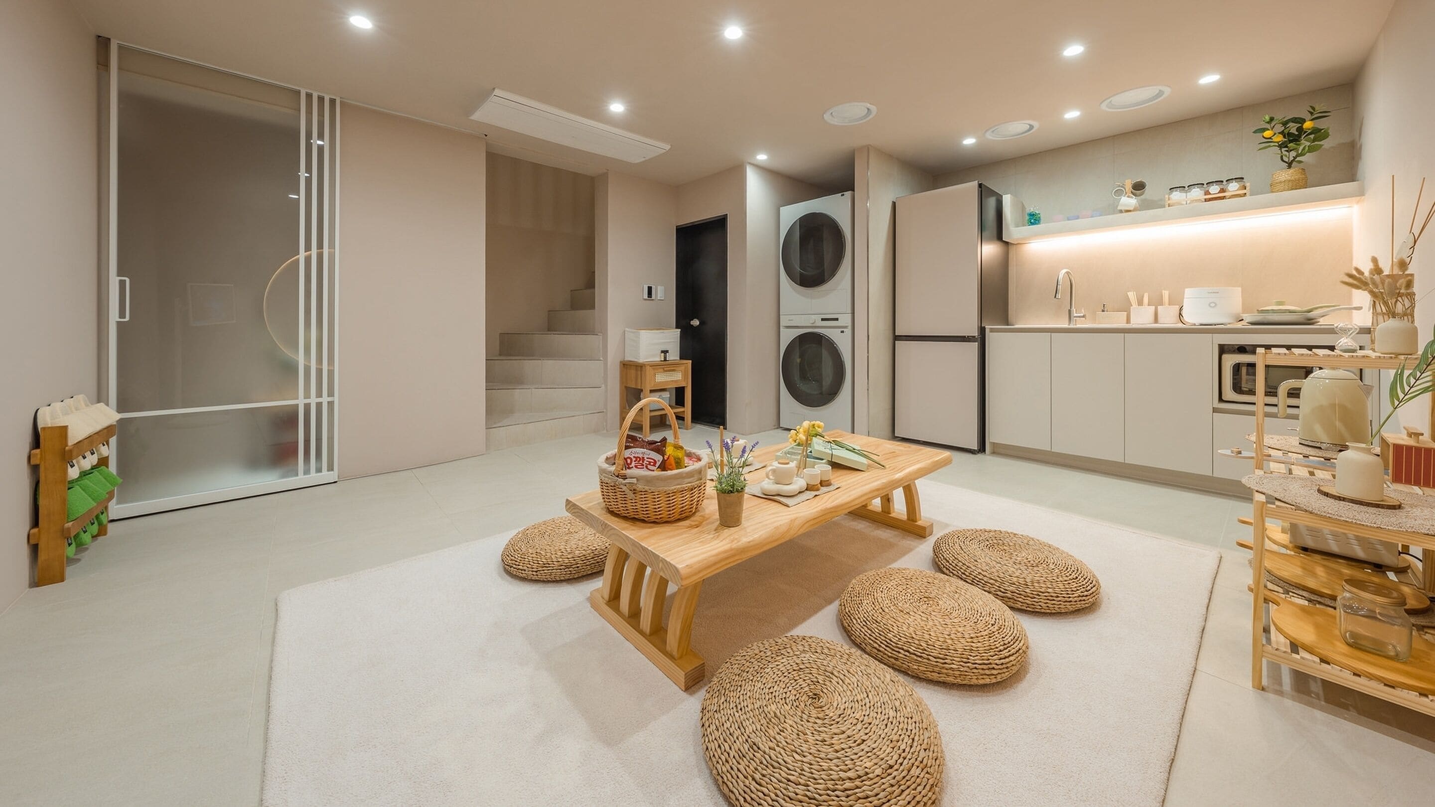 Basic Room, 2 Bedrooms (private gamseong dokchae) | 2 bedrooms, soundproofing, free WiFi