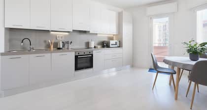 Treviso. Entire accommodation 2 rooms: modern and comfortable