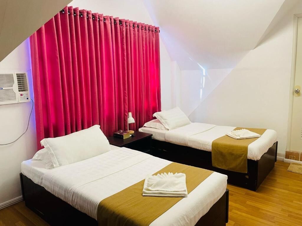 Habitación estándar con 1 cama matrimonial o 2 individuales, para no fumadores, baño privado | Escritorio y espacio para trabajar con laptop 