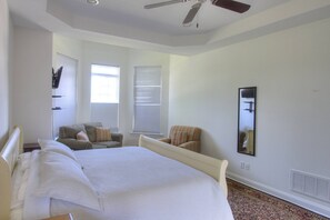 4 bedrooms, iron/ironing board, WiFi