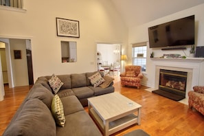 TV, fireplace, stereo