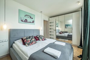 2 bedrooms, desk, iron/ironing board, free WiFi