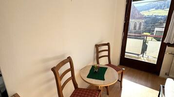 Comfort Double Room | Laptop workspace, free WiFi