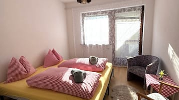 Comfort Double Room | Laptop workspace, free WiFi, bed sheets