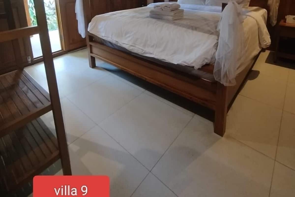 Villa – comfort, 1 kingsize-seng, hageutsikt | 1 soverom, minibar, safe på rommet og blendingsgardiner