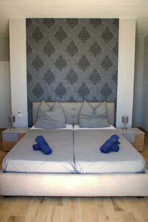 3 bedrooms, iron/ironing board, travel crib, free WiFi