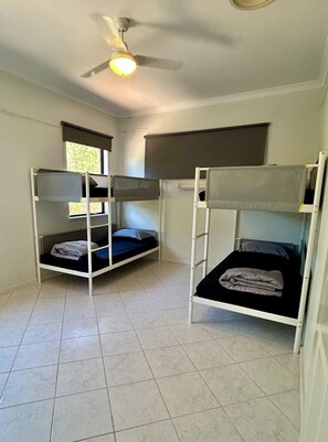 5 chambres, accĂšs Internet, draps fournis