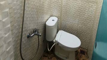 Phòng đôi Tiêu chuẩn | Phòng tắm