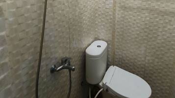 Standard Double Room | Bathroom