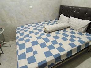 Deluxe Double Room | Free WiFi - Trikora Guesthouse Syariah 2 (Pekalongan)