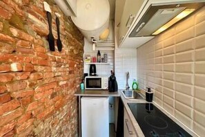 Réfrigérateur, cafetière/bouilloire