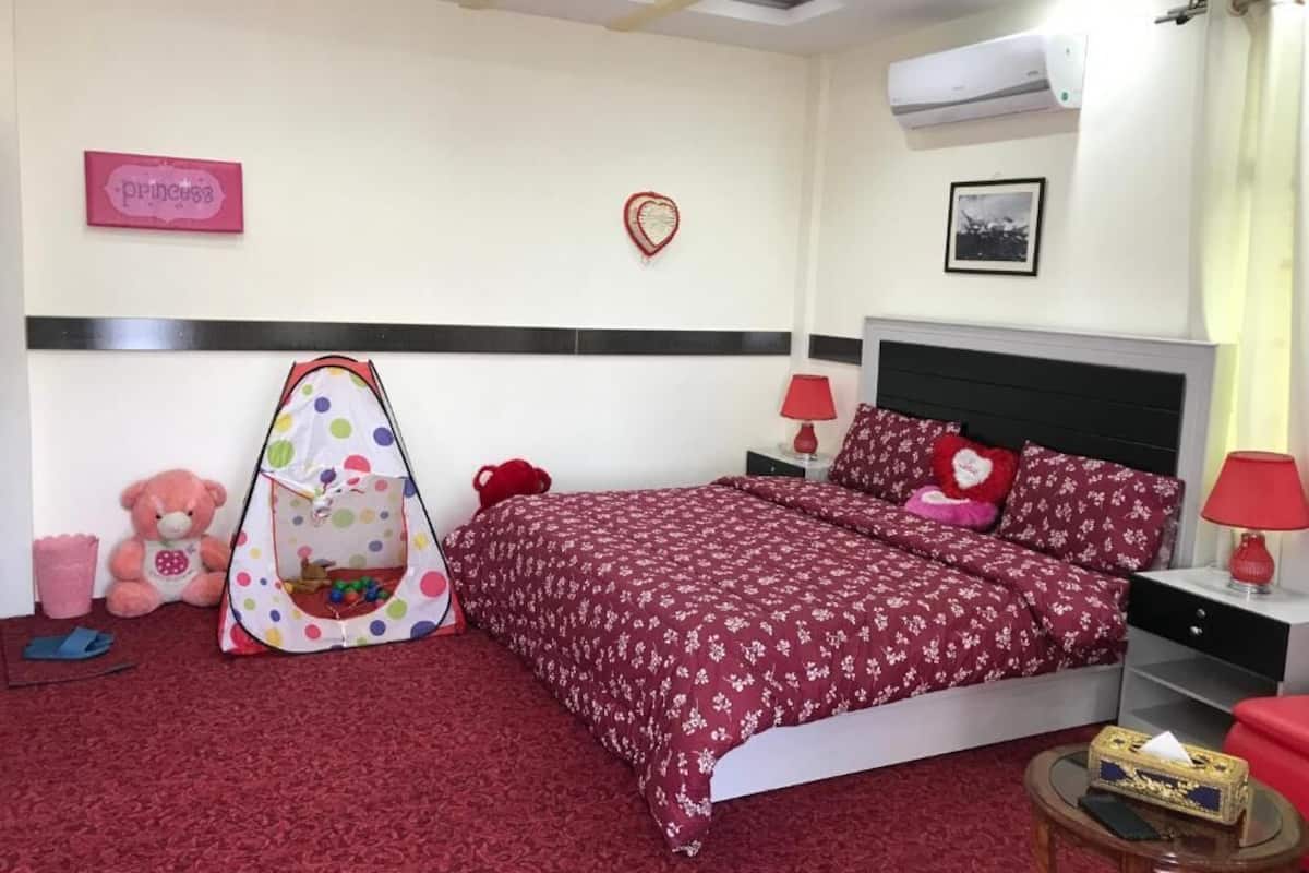 Deluxe Double Room, Mountain View | Soundproofing, iron/ironing board, free WiFi