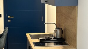 Chambre Double Deluxe, vue cour intérieure | Cuisine privée