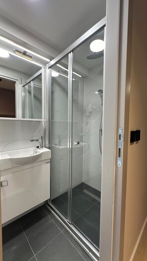 Bathroom - Alinar Oasis Apartments (Sarajevo)