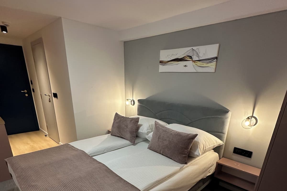 1 bedroom, soundproofing, free WiFi